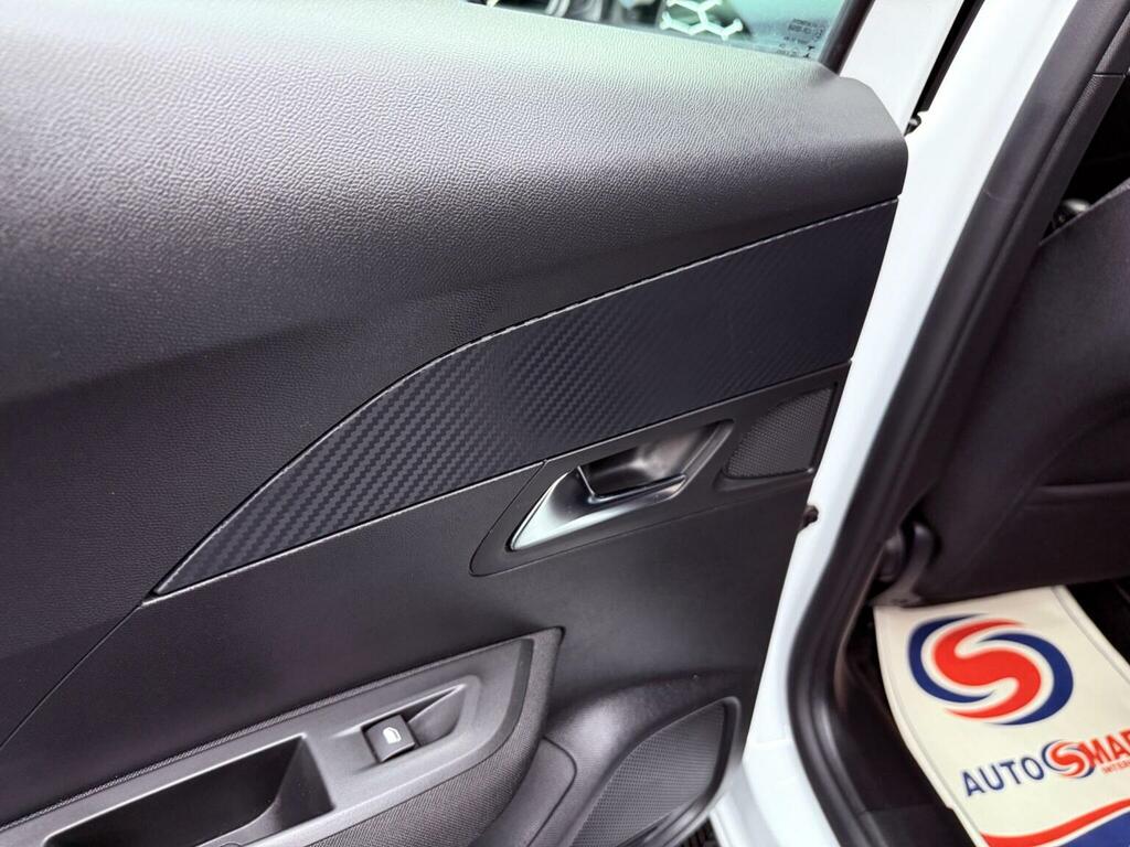Peugeot 2008 Puretech Gt Premium Suv White #36