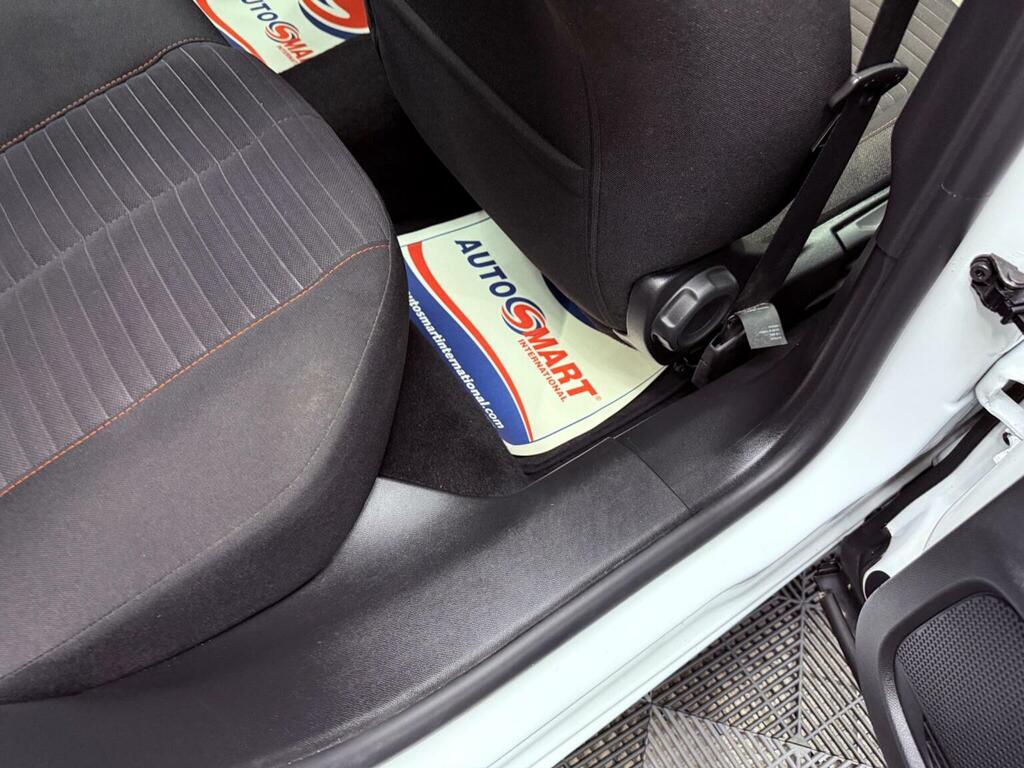 Peugeot 2008 Puretech Gt Premium Suv White #116