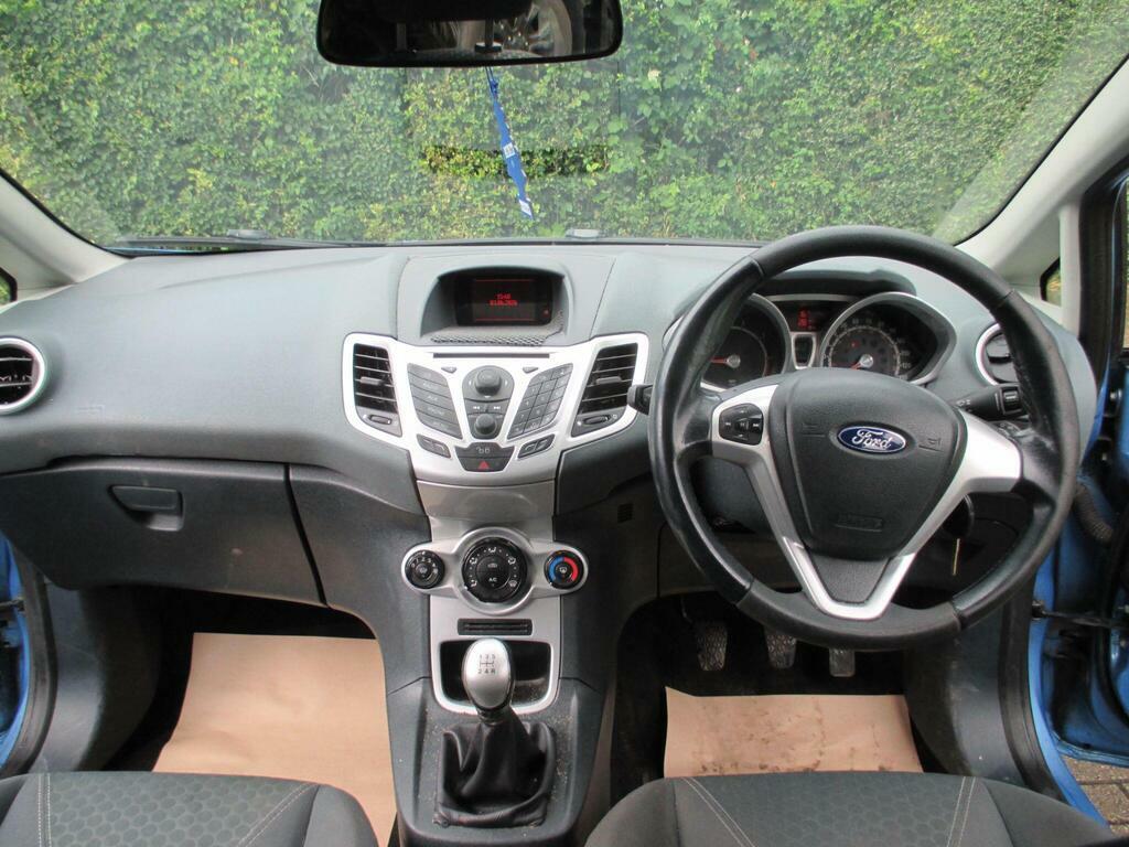 Ford Fiesta 1.25 Zetec 82 Black #10