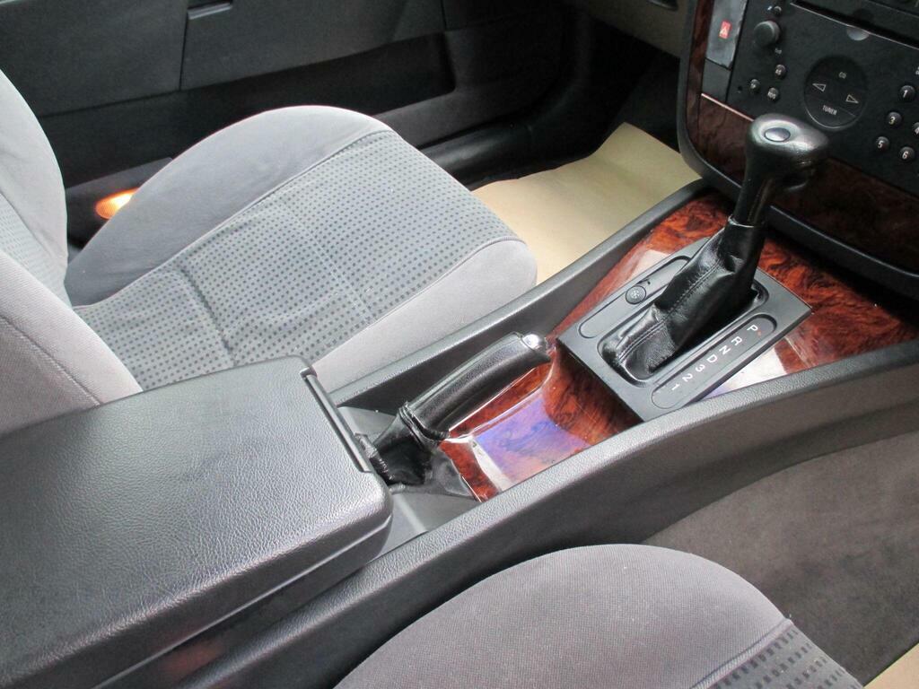 Vauxhall Omega 2.2L Cd 16V Gold #35