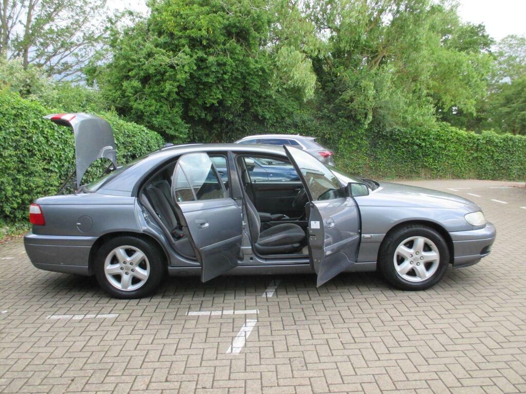 Vauxhall Omega 2.2L Cd 16V Gold #9