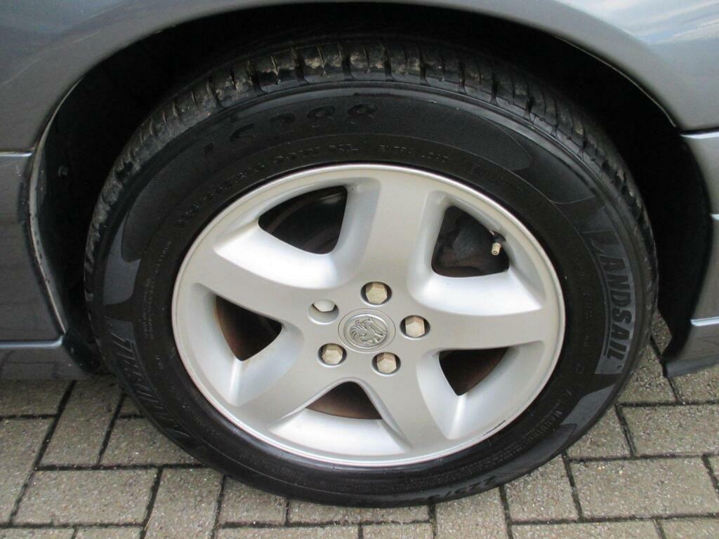 Vauxhall Omega 2.2L Cd 16V Gold #11