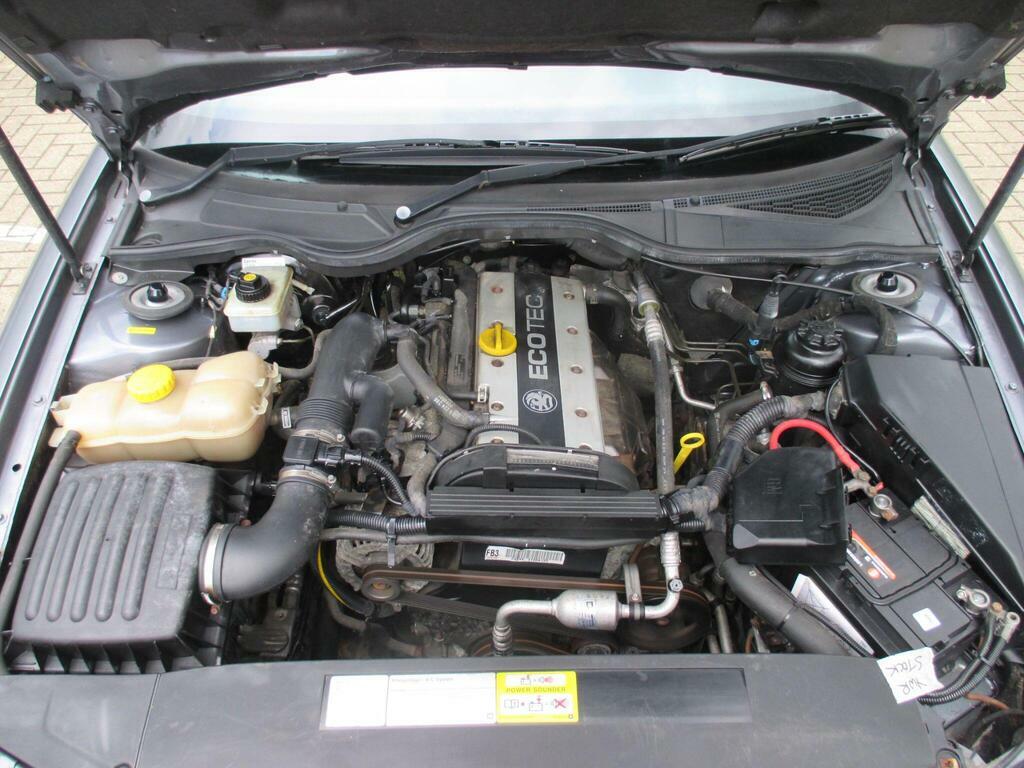 Vauxhall Omega 2.2L Cd 16V Gold #45