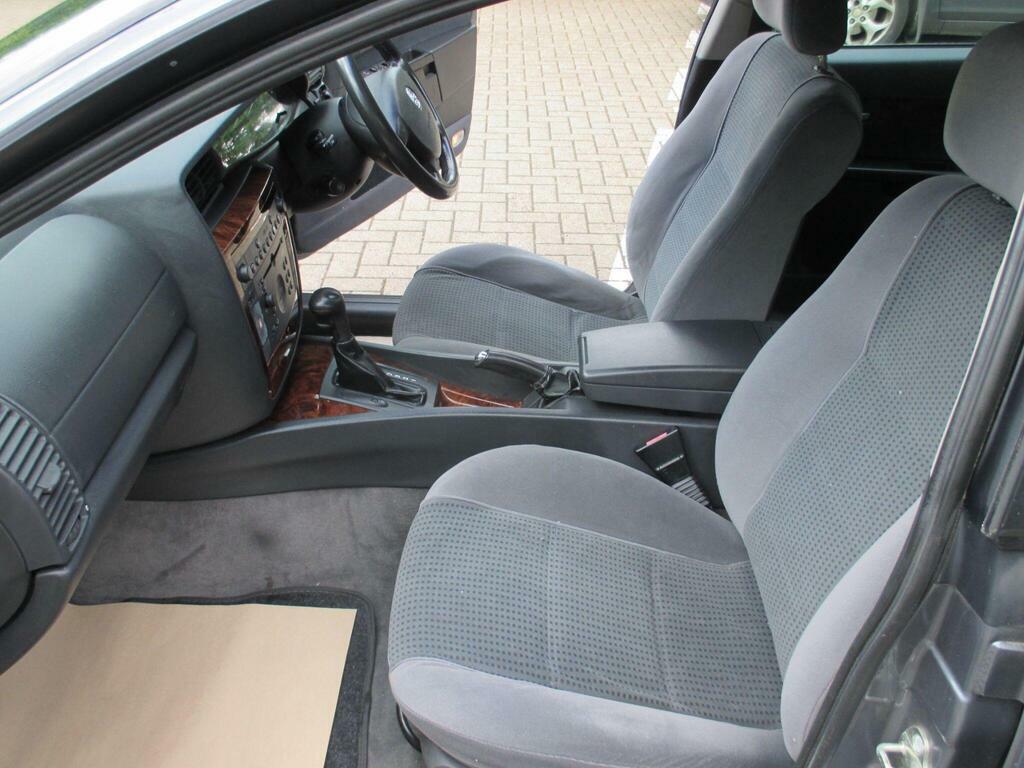 Vauxhall Omega 2.2L Cd 16V Gold #23
