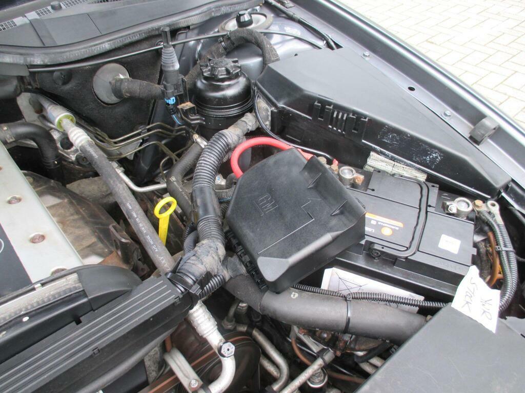Vauxhall Omega 2.2L Cd 16V Gold #47