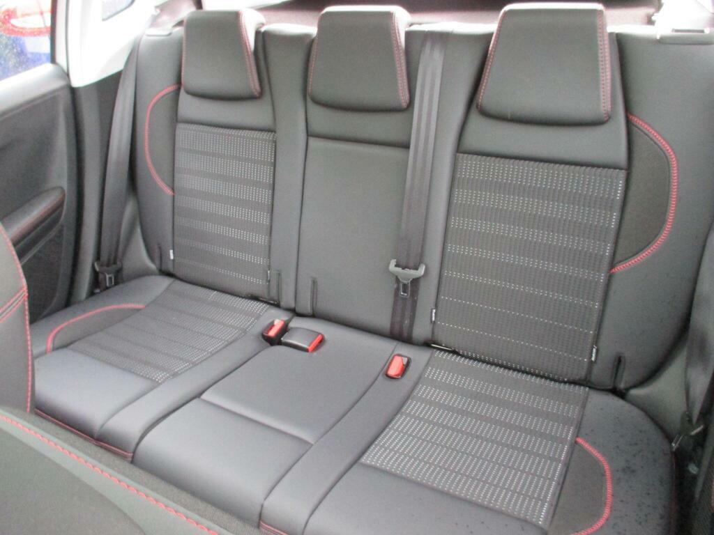 Peugeot 2008 1.2 Puretech Allure Premium Red #28