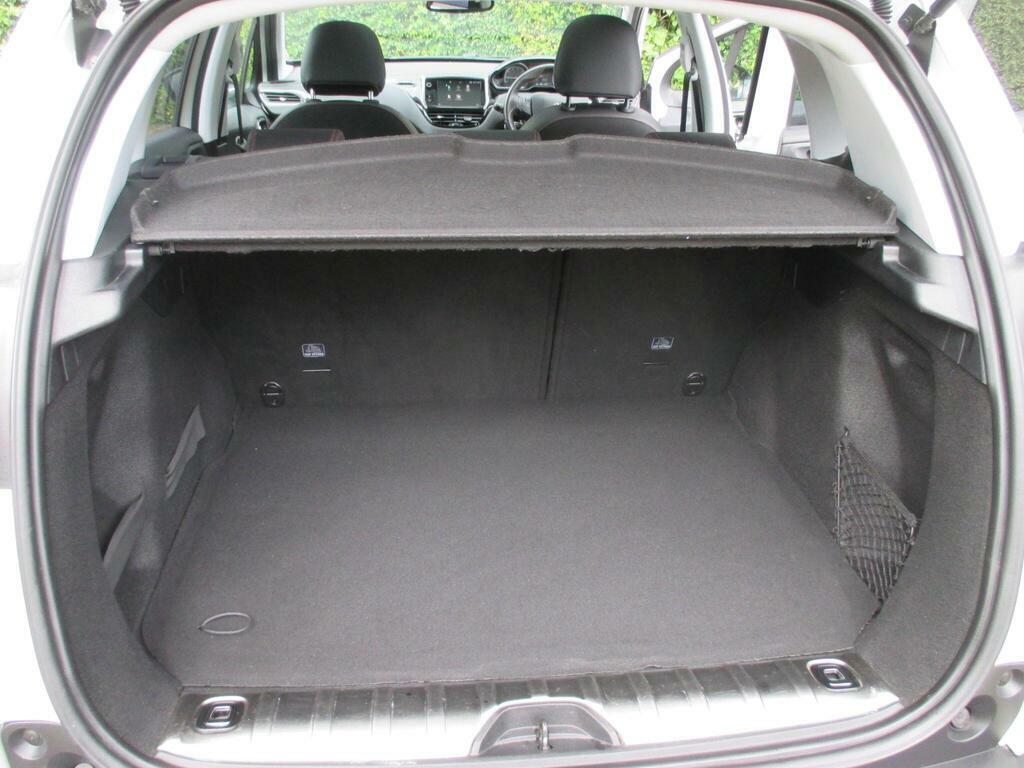 Peugeot 2008 1.2 Puretech Allure Premium Red #48
