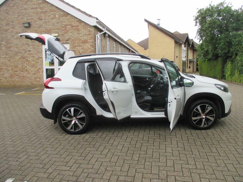 Peugeot 2008 1.2 Puretech Allure Premium Red #9