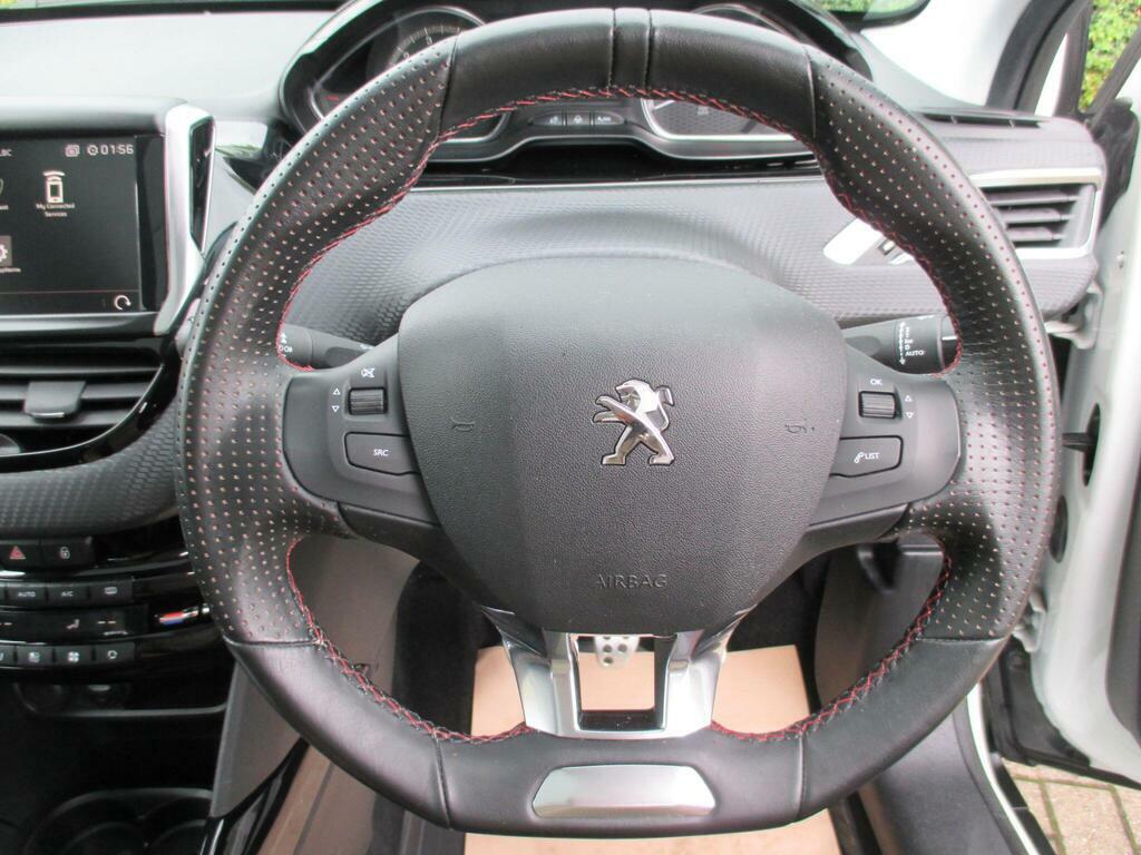 Peugeot 2008 1.2 Puretech Allure Premium Red #19