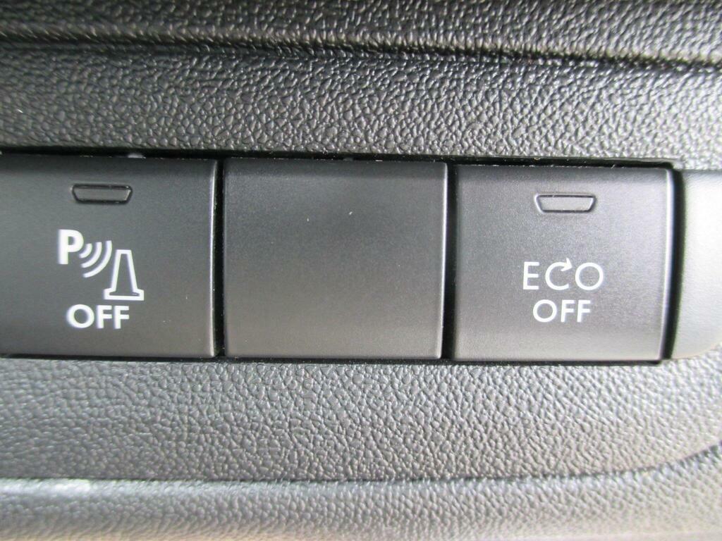 Peugeot 2008 1.2 Puretech Allure Premium Red #44