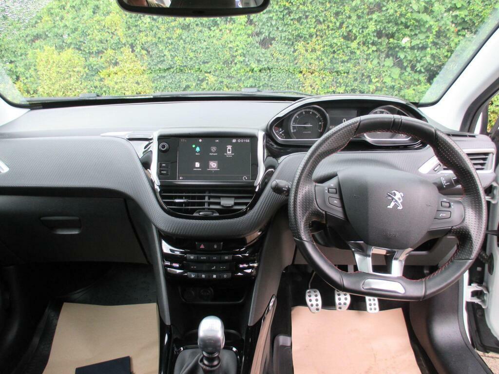 Peugeot 2008 1.2 Puretech Allure Premium Red #15