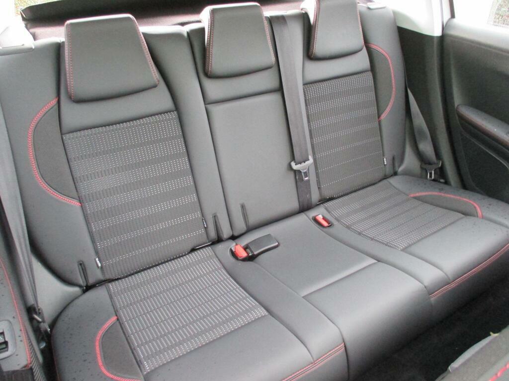 Peugeot 2008 1.2 Puretech Allure Premium Red #29