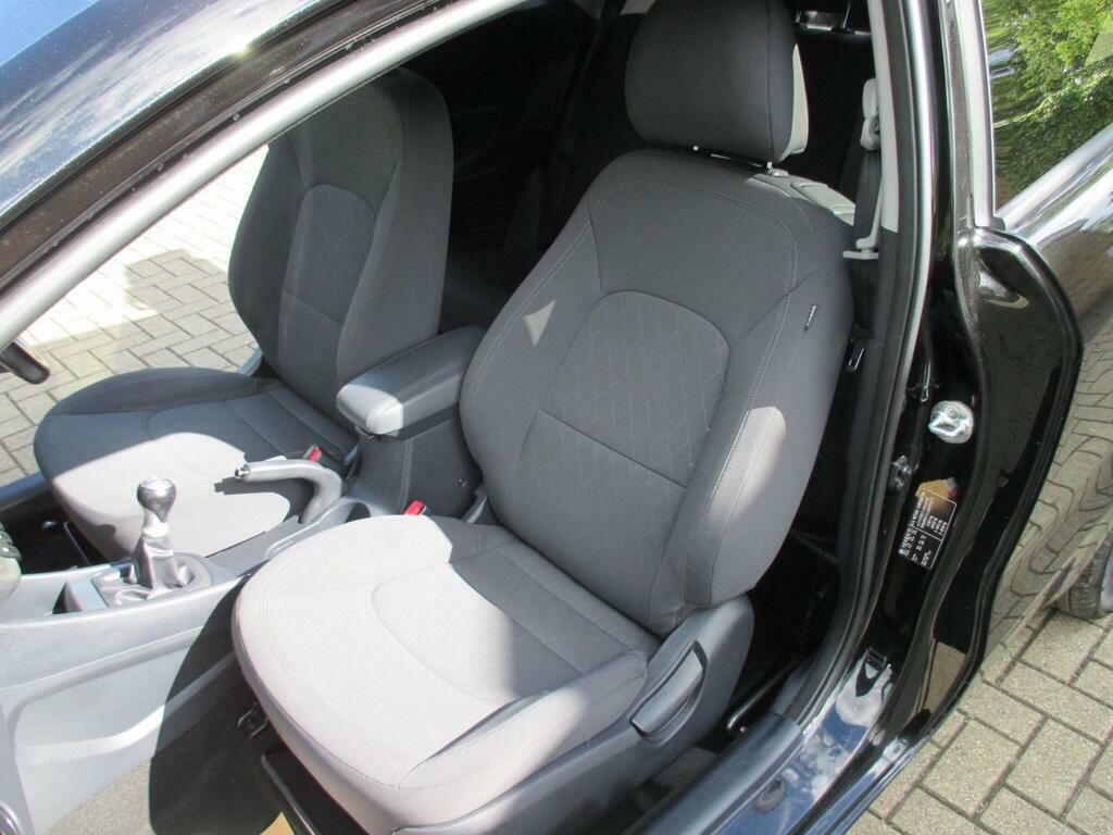 Kia RIO 1.1 Crdi Ecodynamics Se Hatchback Manua Red #25