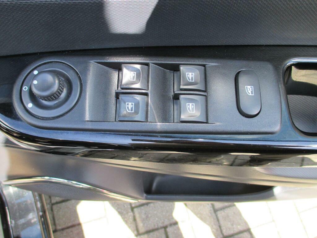 Renault Captur 0.9L Dynamique S Nav Black #40