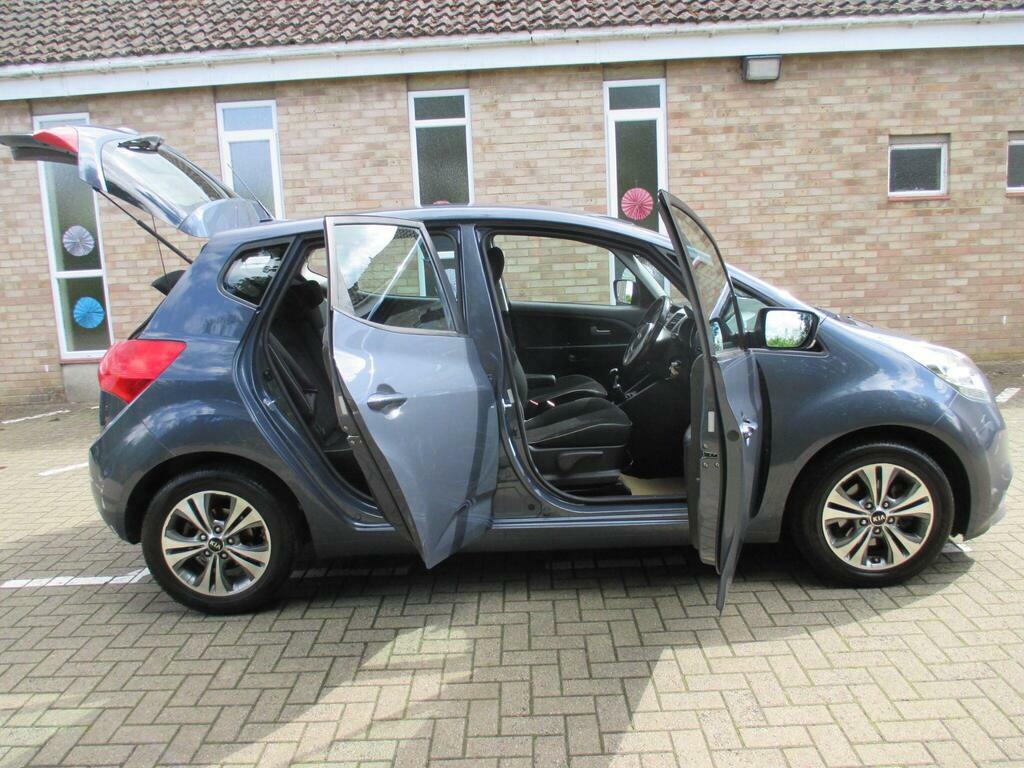 Kia Venga 1.6 3 Mpv #9