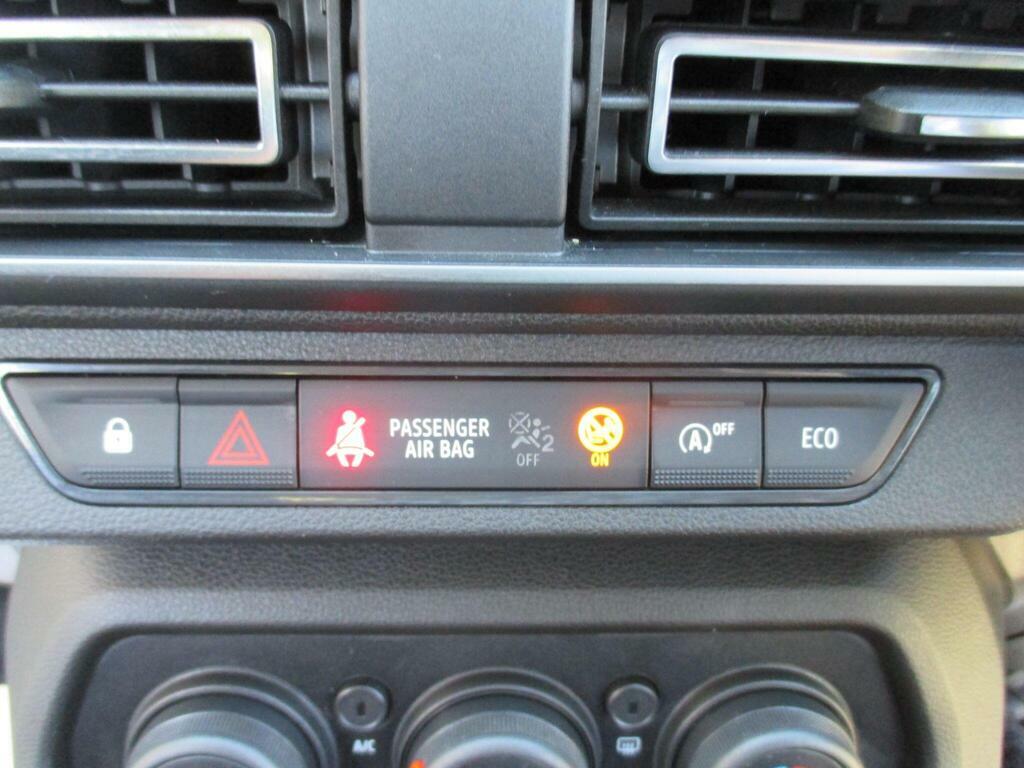 Dacia Sandero Sandero Essential Sce Black #37