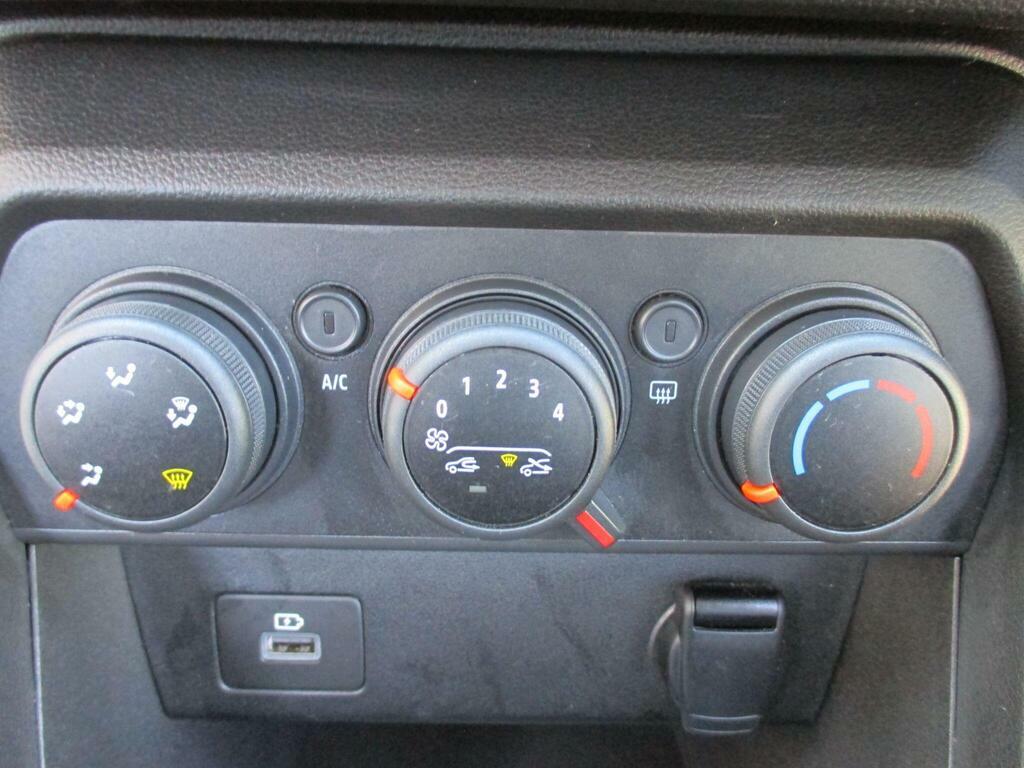 Dacia Sandero Sandero Essential Sce Black #20