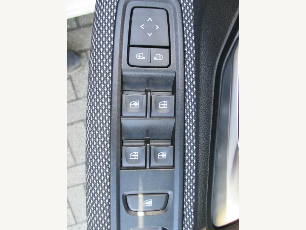 Dacia Sandero Sandero Essential Sce Black #42