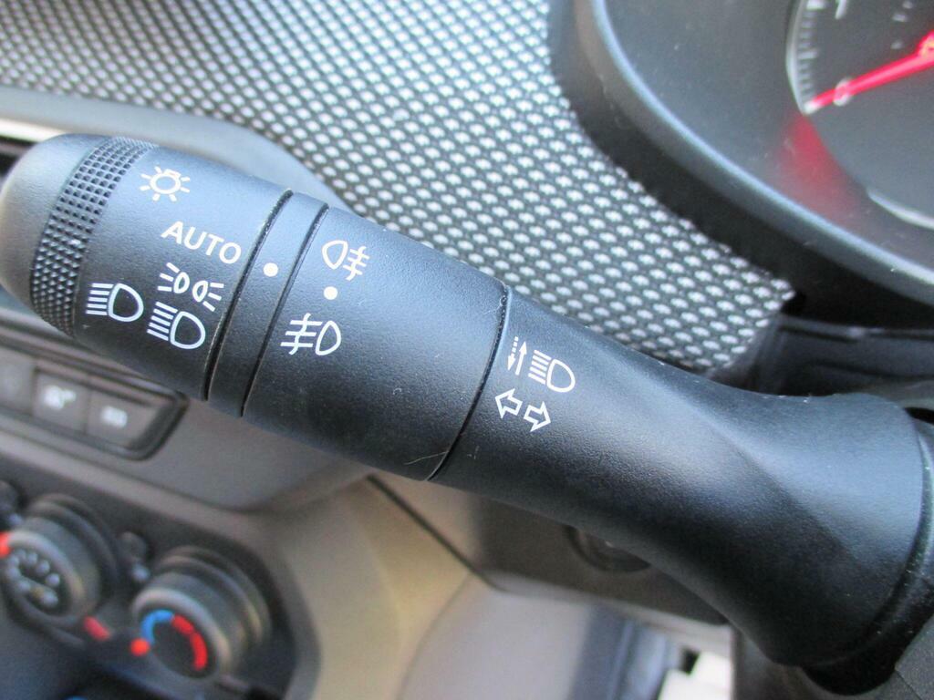 Dacia Sandero Sandero Essential Sce Black #32