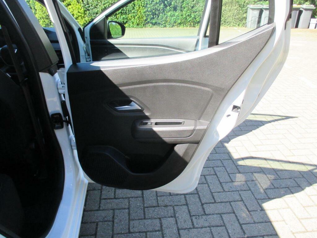 Dacia Sandero Sandero Essential Sce Black #44