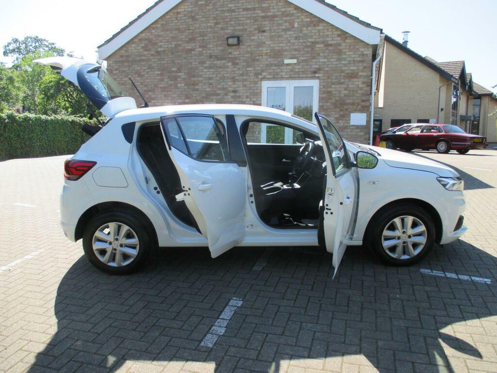 Dacia Sandero Sandero Essential Sce Black #9