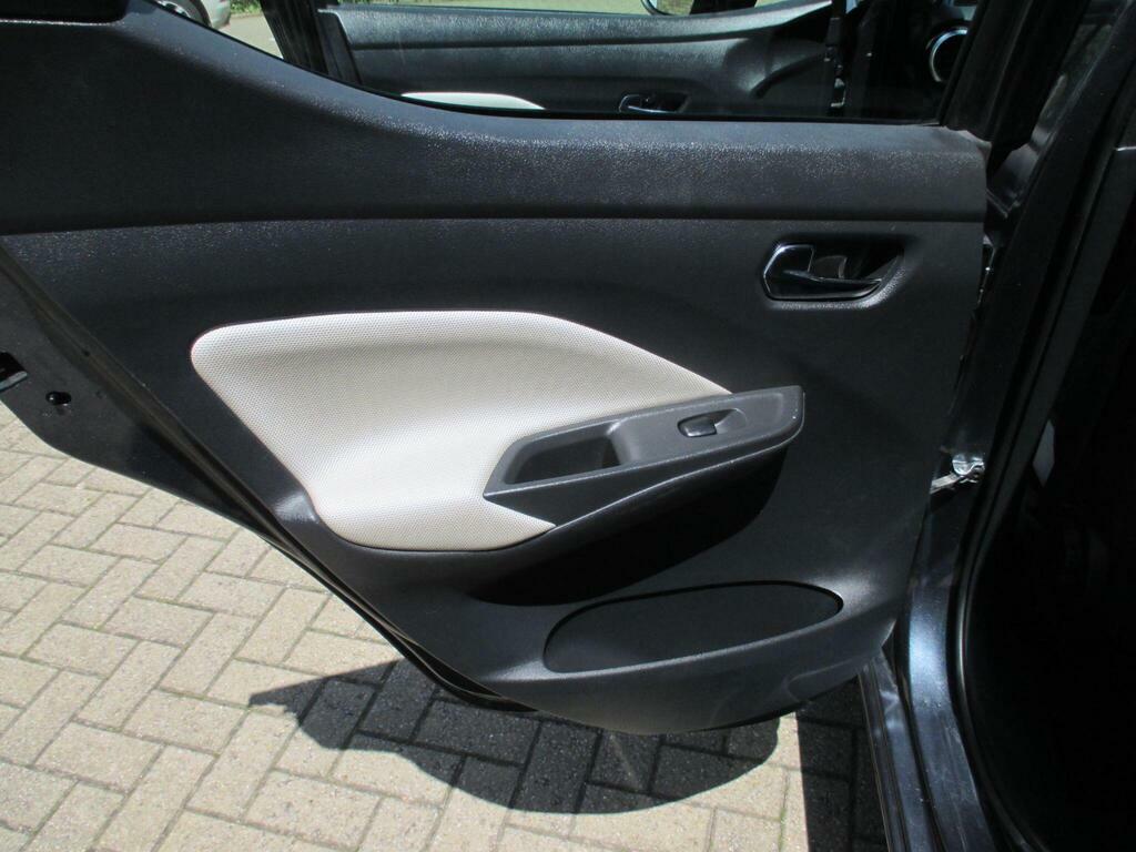 Nissan Micra 1.0 Ig-t 100 Acenta White #42