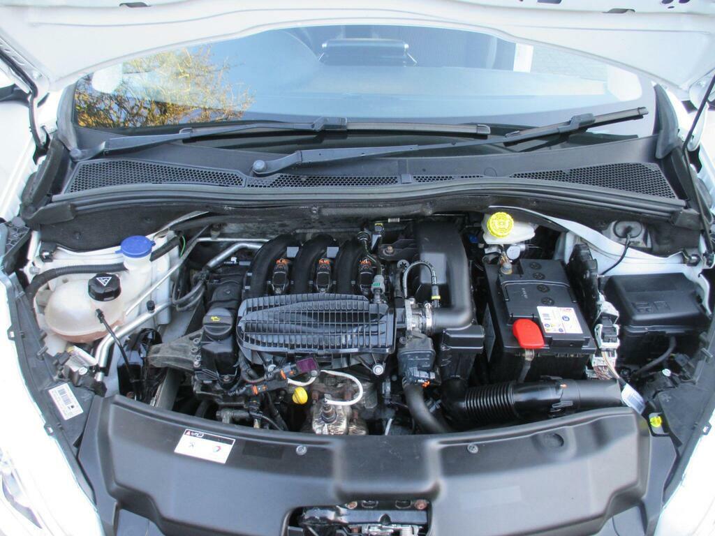 Peugeot 208 Active Orange #42