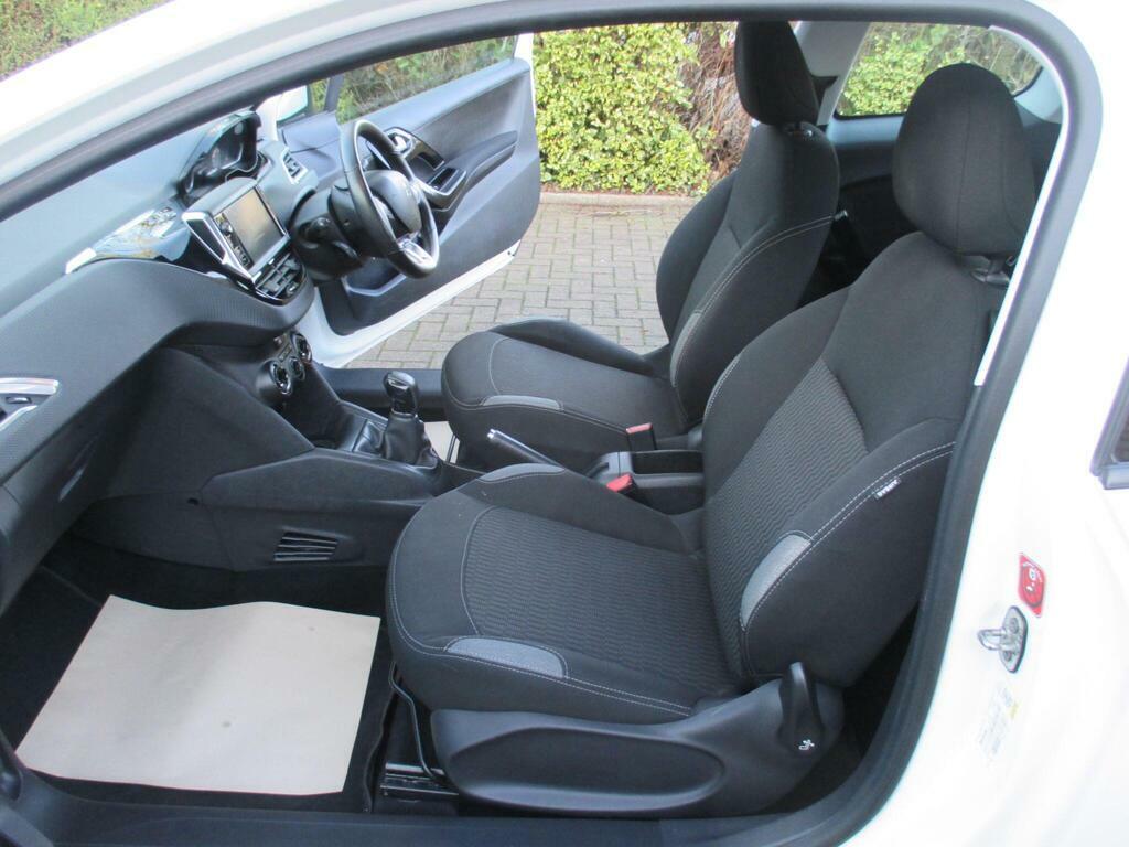 Peugeot 208 Active Orange #23