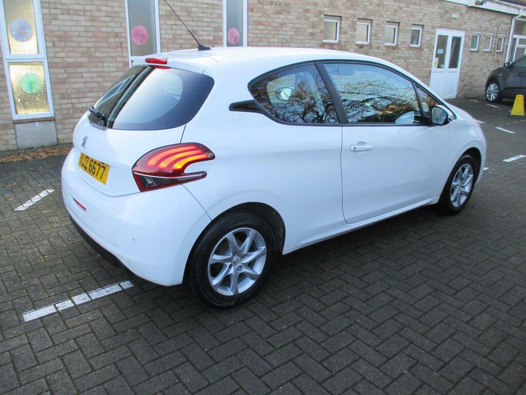 Peugeot 208 1.0 Puretech Active Euro 6 White #5
