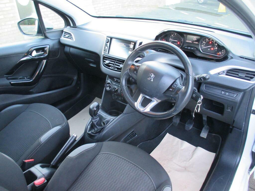 Peugeot 208 Active Orange #16