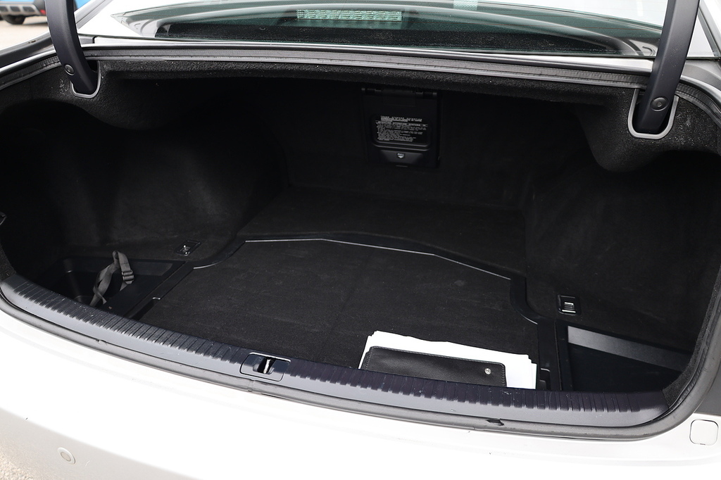 Lexus IS 300H #20