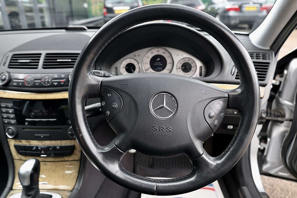 Mercedes-Benz E Class 6.2 E63 Amg G-tronic Black #21