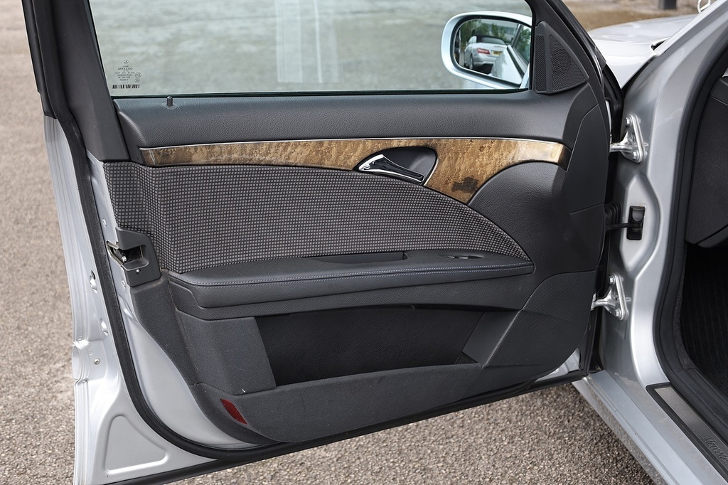 Mercedes-Benz E Class 6.2 E63 Amg G-tronic Black #39