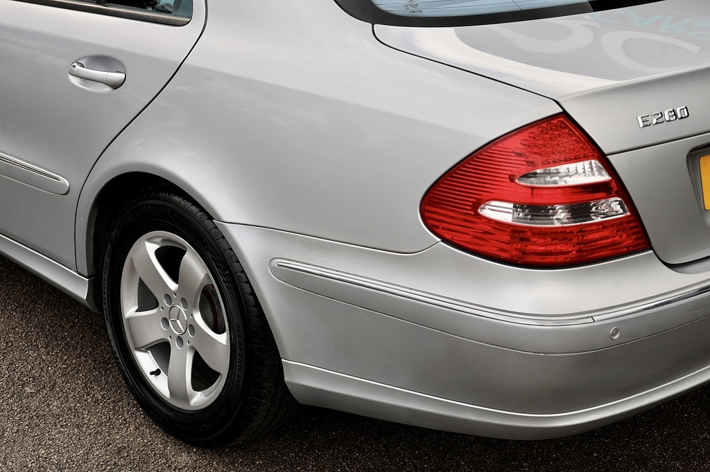 Mercedes-Benz E Class 6.2 E63 Amg G-tronic Black #33