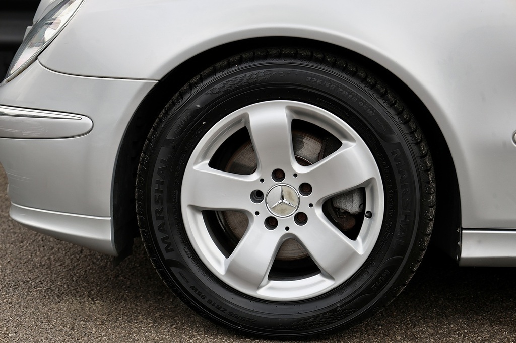 Mercedes-Benz E Class 6.2 E63 Amg G-tronic Black #35