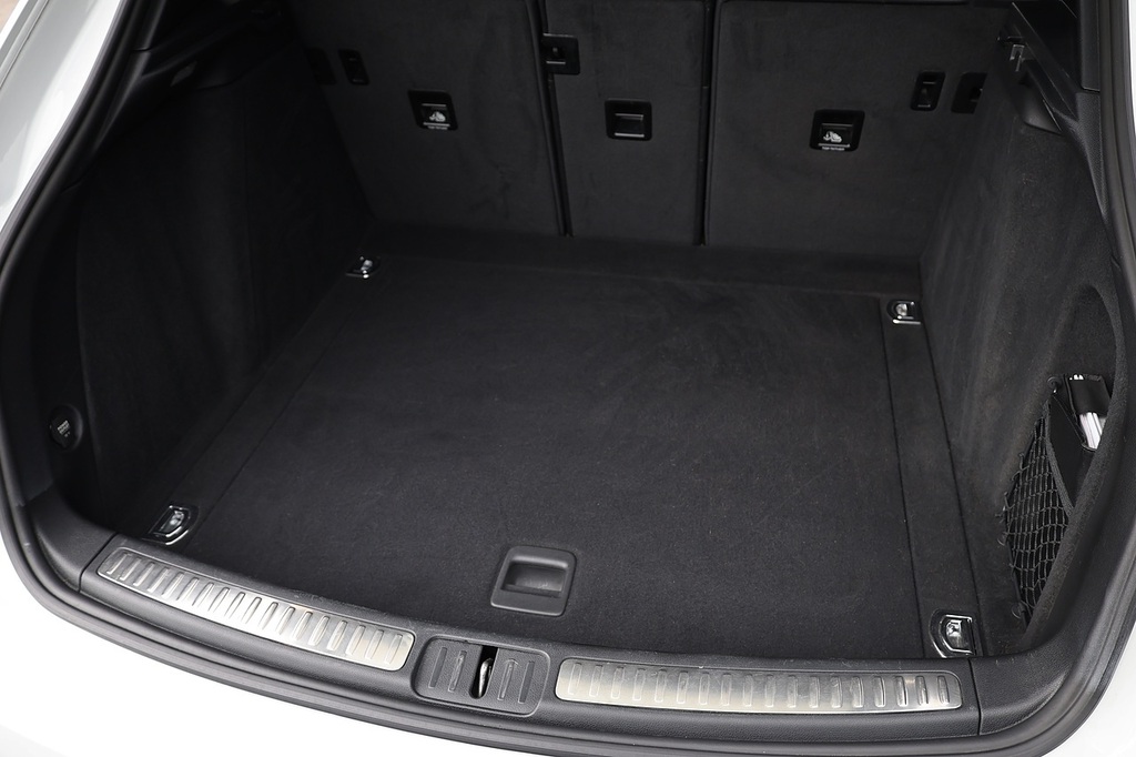 Porsche Macan D S Pdk 5-Door Grey #32