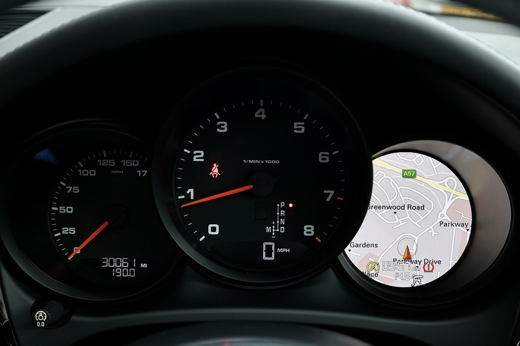 Porsche Macan D S Pdk 5-Door Grey #33