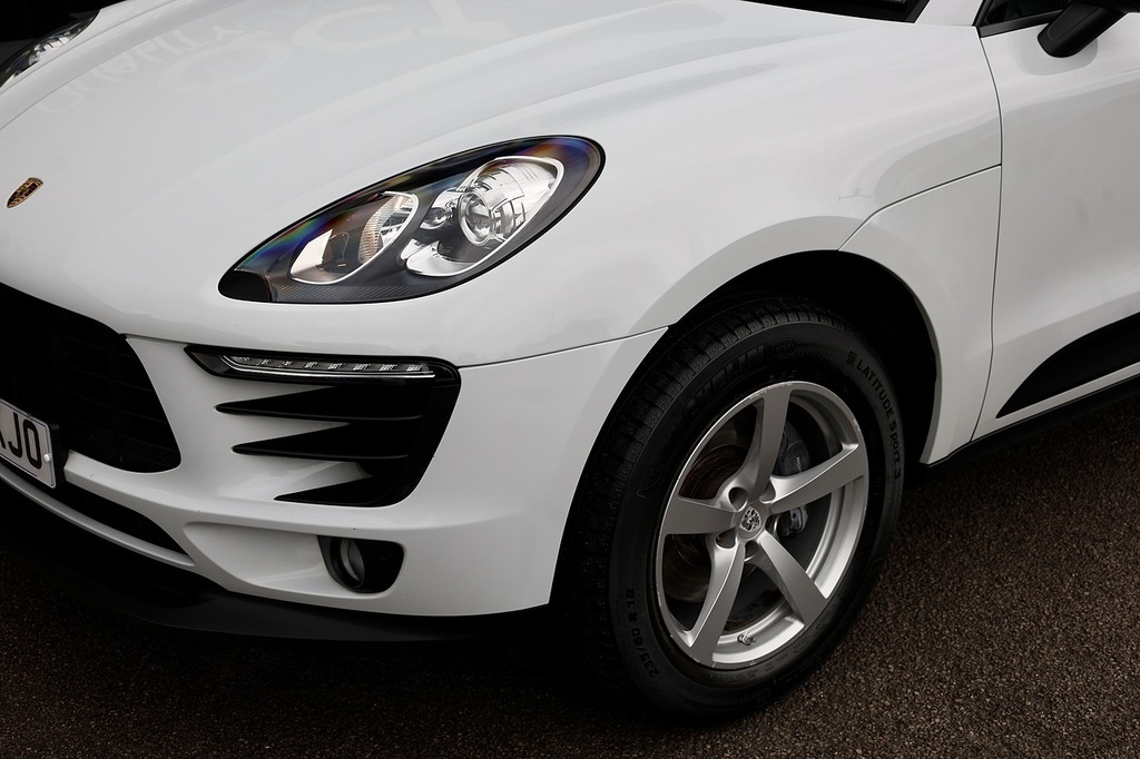 Porsche Macan D S Pdk 5-Door Grey #27