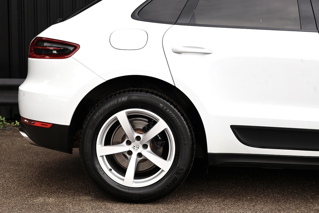 Porsche Macan D S Pdk 5-Door Grey #21