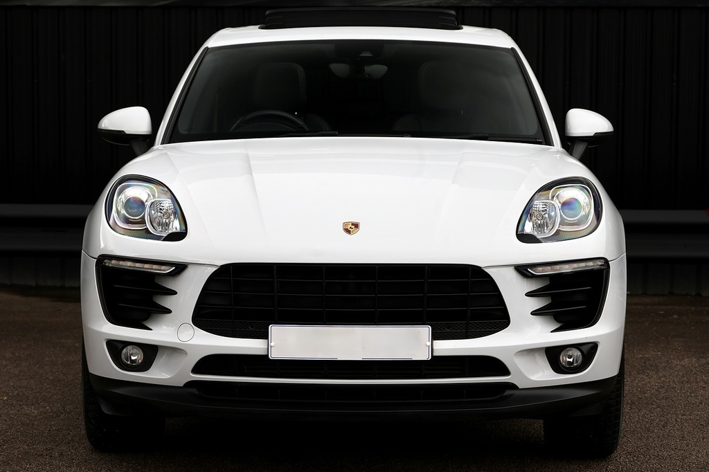 Porsche Macan Macan White #4