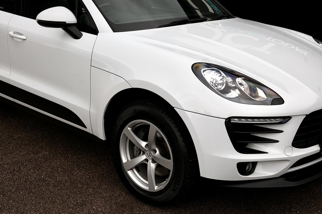 Porsche Macan D S Pdk 5-Door Grey #23