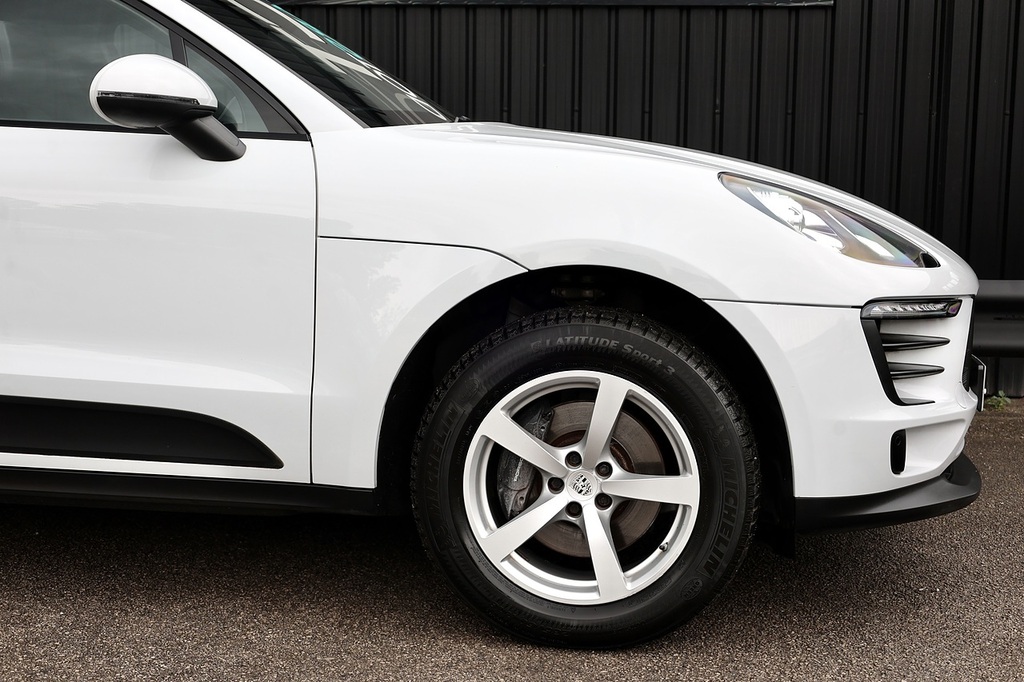 Porsche Macan D S Pdk 5-Door Grey #22