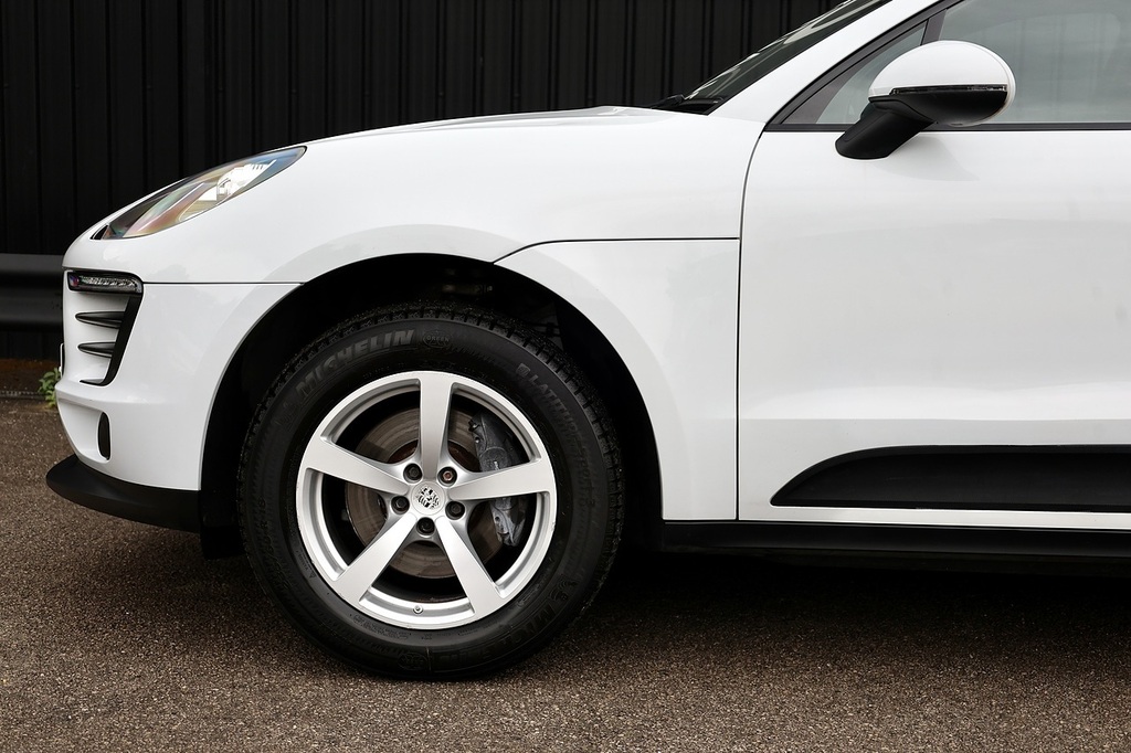 Porsche Macan D S Pdk 5-Door Grey #28