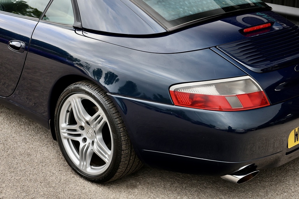 Porsche 911 911 Turbo Red #32