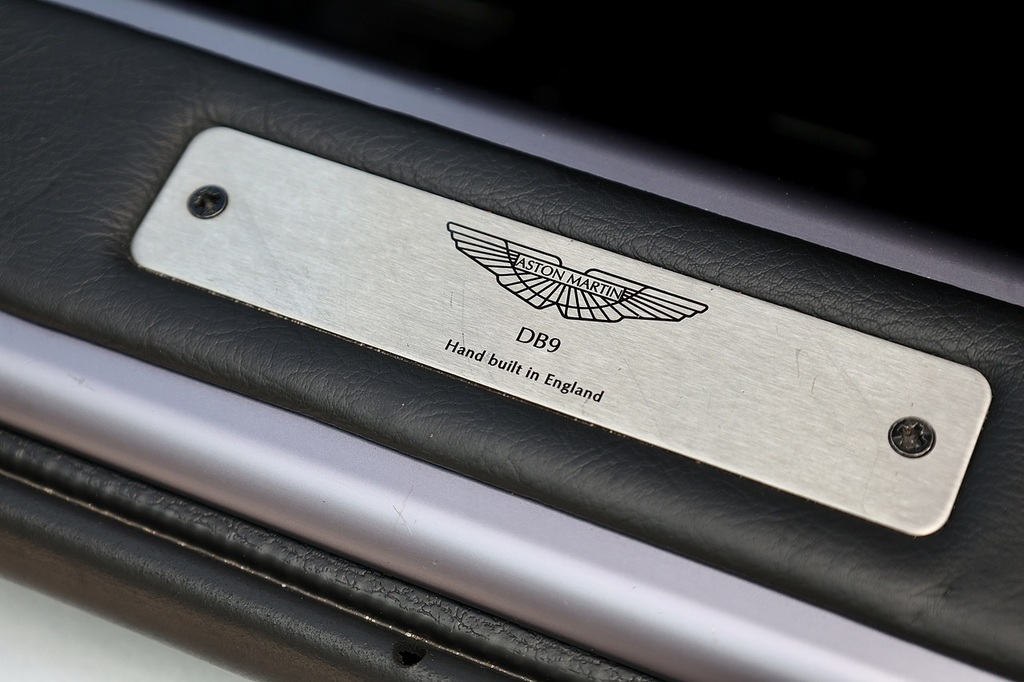 Aston Martin DB9 6.0 V12 Gold #15
