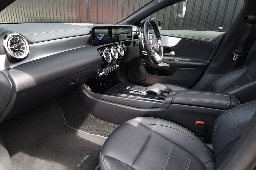 Mercedes-Benz CLA Class Cla 220D Amg Line Premium Plus Black #3