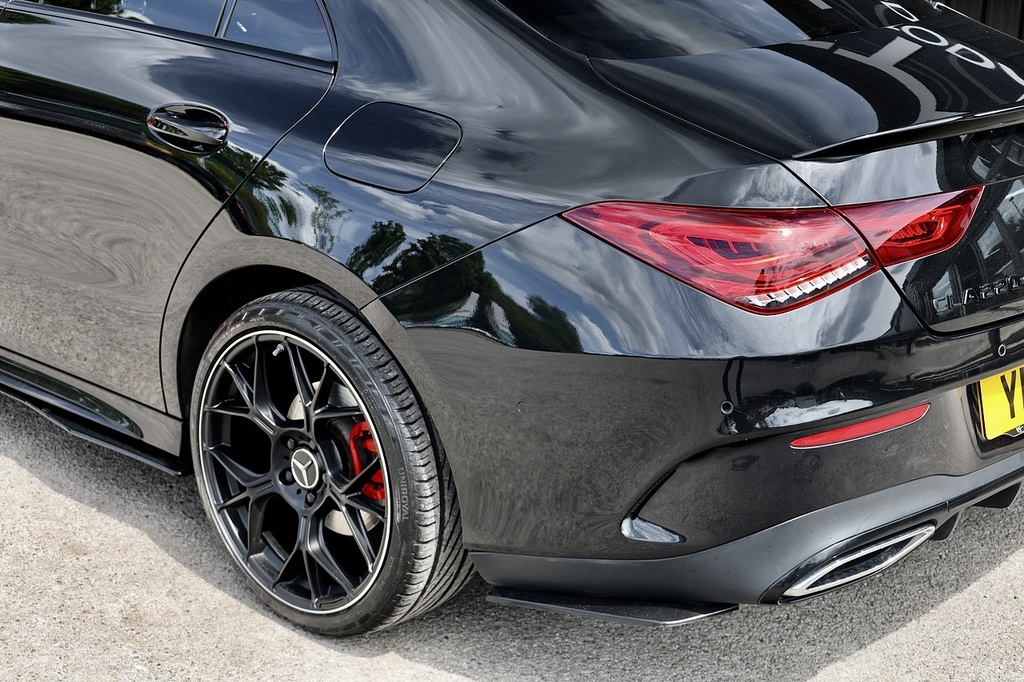 Mercedes-Benz CLA Class Cla200 Amg Line Red #32