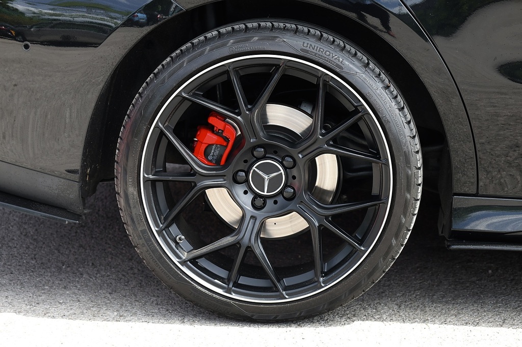 Mercedes-Benz CLA Class Cla200 Amg Line Red #36