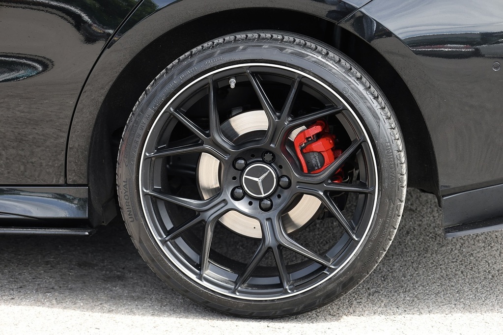 Mercedes-Benz CLA Class Cla200 Amg Line Red #33
