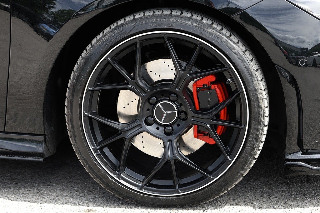 Mercedes-Benz CLA Class Cla200 Amg Line Red #35